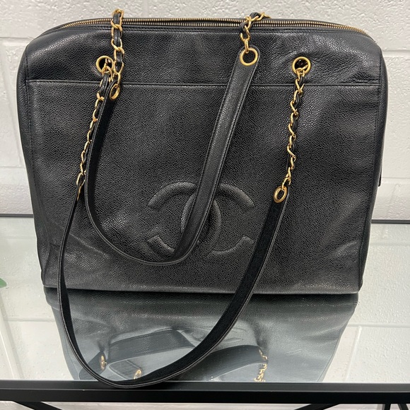 💎 ✨BEAUTIFUL✨💎 TRAVEL XL CAVIAR CHANEL TOTE ZIPPER TOP - Picture 13 of 15